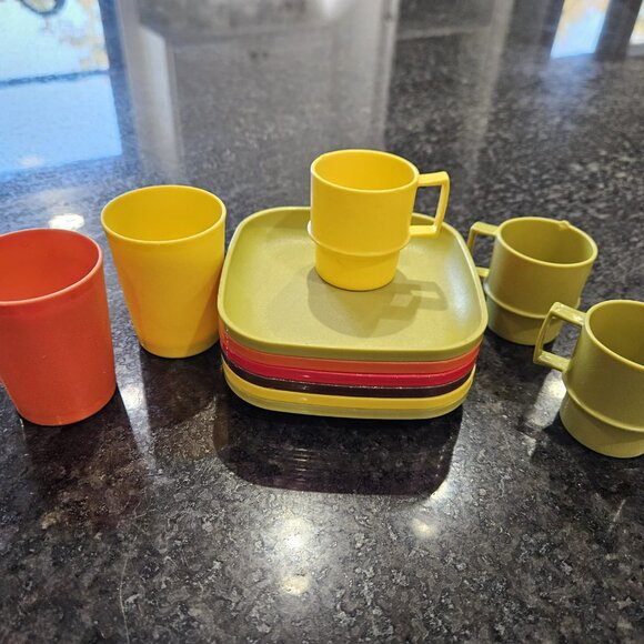 Kids Adorable Vintage Tupperware Play Set - Picture 2 of 2